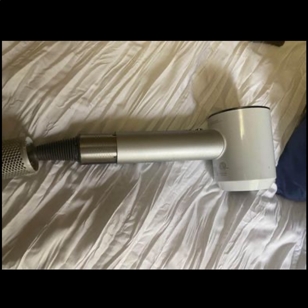 Dyson supersonic hair dryer